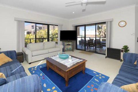 Al Mare No 2 42a - Accommodation Newcastle 5