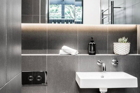 Your Luxury Escape Tallowood - Accommodation Newcastle 3