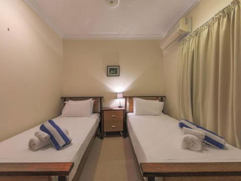 TROPSVILLA At PALM COVE - Accommodation Newcastle 5