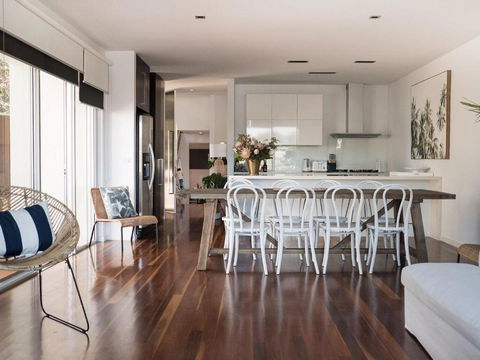 Spinnakers Waterfront - Accommodation Newcastle 4