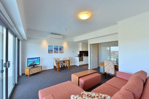 Sea Side 104 - Accommodation Newcastle 1