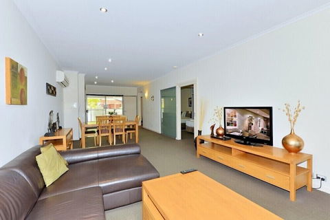 Del Mar 2 - Accommodation Newcastle 0