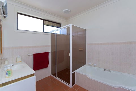 Shoal Bay Avenue Unit 3 / 7 - Accommodation Newcastle 3