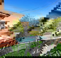 The Gazebo Place - Spacious 4 Bedroom near Murray River - Accommodation Newcastle