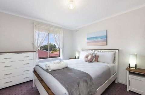 Rose Retreat - Accommodation Newcastle 6