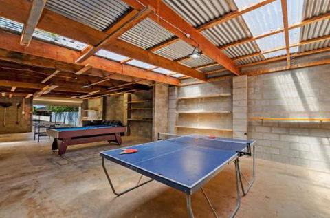 Rose Retreat - Accommodation Newcastle 3