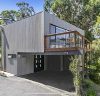 Bay Views Lorne - Accommodation Newcastle