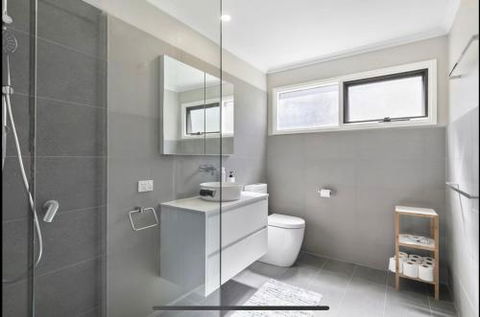 Bay Views Lorne - Accommodation Newcastle 2