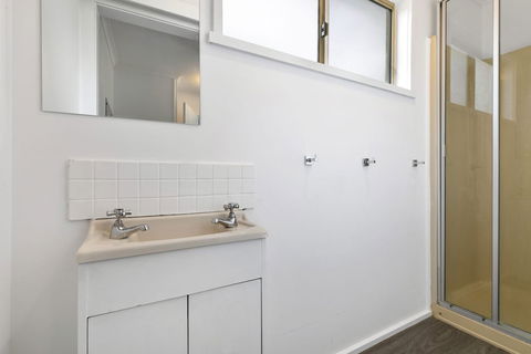 Beauty AND THE Peace - Inlet Side - Accommodation Newcastle 0