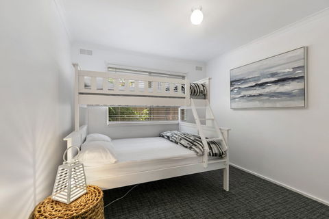 Beauty AND THE Peace - Inlet Side - Accommodation Newcastle 5