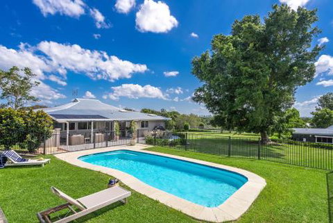 Your Luxury Escape Bhadra Farmhouse - Accommodation Newcastle 2