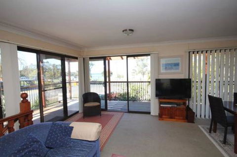 Lakehouse On Oxley - Accommodation Newcastle 4