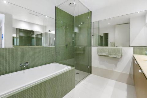 MARINA VIEW - Accommodation Newcastle 4