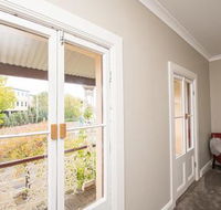 Heritage Bowen Terrace 3 Bed 2 Bath Walk to CBD - Accommodation Newcastle