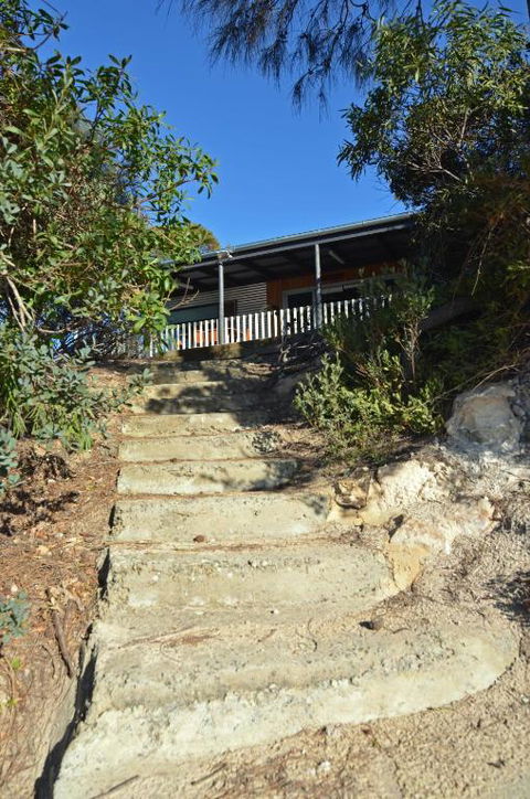 CDC 625 Beach House - Accommodation Newcastle 2