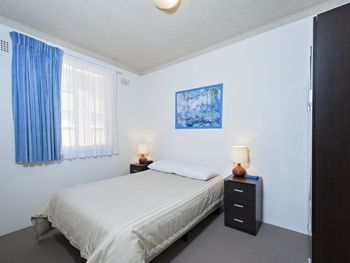 Shoal Towers Unit 2 / 11 Shoal Bay Road - Accommodation Newcastle 6