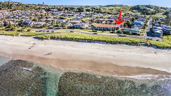 Sunrise Reef - Accommodation Newcastle 3