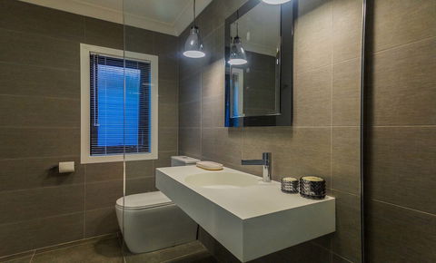 Surfers Paradise Holiday Beach House - Accommodation Newcastle 6