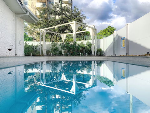 Surfers Paradise Holiday Beach House - Accommodation Newcastle 0