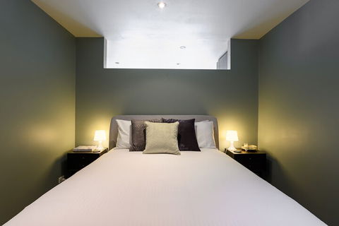 LUCY Laneway Art Fed Square Bars & Flinderst St. Station - Accommodation Newcastle 1