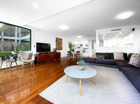 BELLEVUE GARDEN OASIS-hosted By L'Abode - Accommodation Newcastle 5