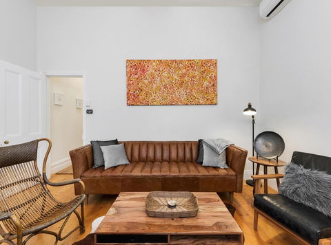Fawkners Nest - Accommodation Newcastle 1