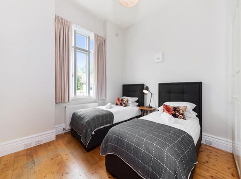 Fawkners Nest - Accommodation Newcastle 4