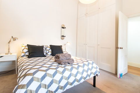 HUNTER In The Heart Of Collingwood Fitzroy - Accommodation Newcastle 3