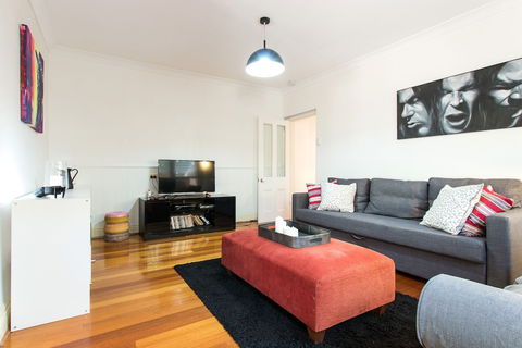 HUNTER In The Heart Of Collingwood Fitzroy - Accommodation Newcastle 5