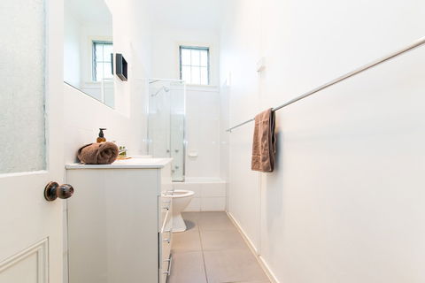 HUNTER In The Heart Of Collingwood Fitzroy - Accommodation Newcastle 6