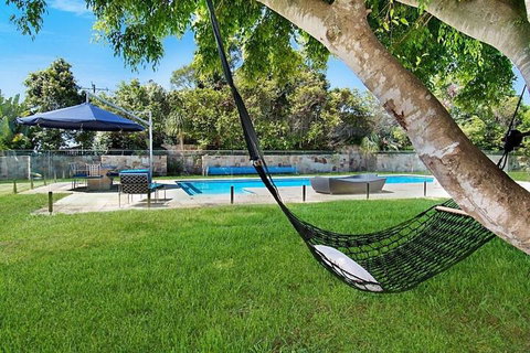 Ferncrest - Accommodation Newcastle 6
