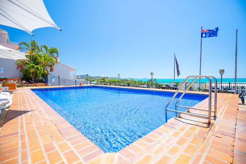 Ocean View 10 A Pool & Spa - Accommodation Newcastle 5