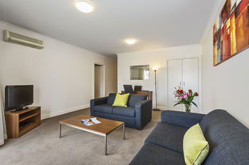 Quest On St. Kilda Road - Accommodation Newcastle 2