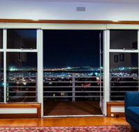 Lofty Views City Stunner - Accommodation Newcastle