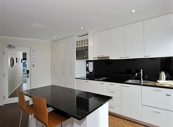 Waters Edge Luxury At Mandurah - Accommodation Newcastle 5