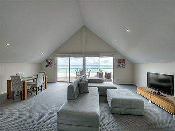 Waters Edge Luxury At Mandurah - Accommodation Newcastle 6
