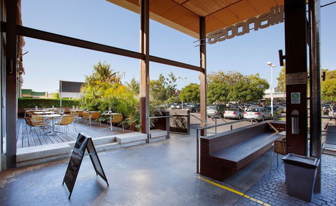 Villa Noosa Hotel - Accommodation Newcastle 2