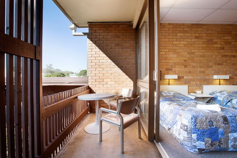 Villa Noosa Hotel - Accommodation Newcastle 3