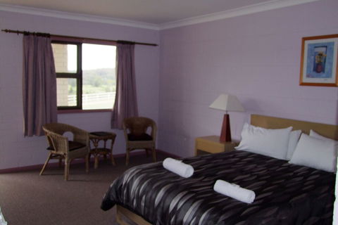 Oaks Ranch And Country Club - Accommodation Newcastle 3