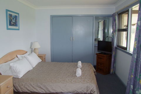 Oaks Ranch And Country Club - Accommodation Newcastle 4