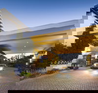 Ramada by Wyndham Diplomat Canberra - Accommodation Newcastle