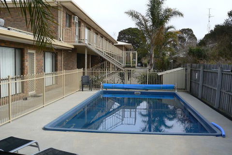Allambi Holiday Apartments - Accommodation Newcastle 4
