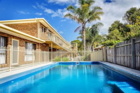 Allambi Holiday Apartments - Accommodation Newcastle 0