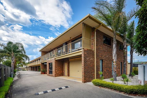 Allambi Holiday Apartments - Accommodation Newcastle 1