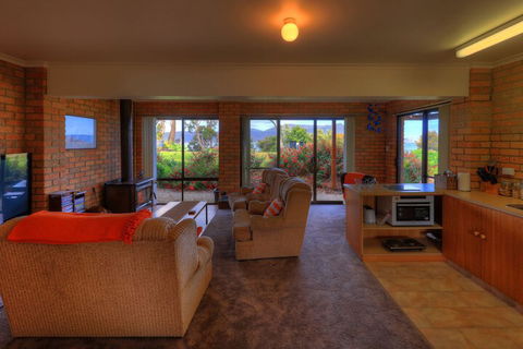 Sea Change Safety Cove - Accommodation Newcastle 3