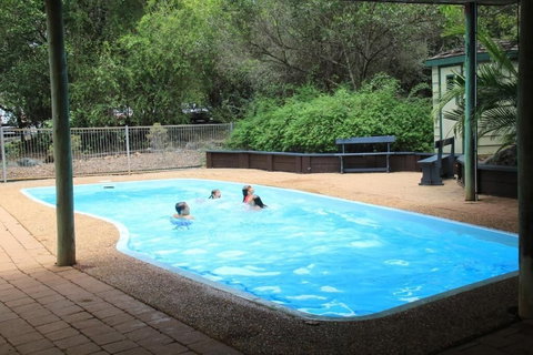 Capricorn Caves - Caravan Park - Accommodation Newcastle 1