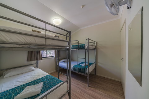 Capricorn Caves - Caravan Park - Accommodation Newcastle 4