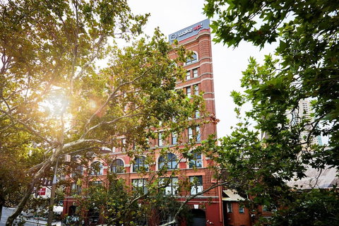 Wake Up! Sydney - Accommodation Newcastle 2