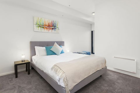 Melbourne Holiday Apartments Flinders Wharf - Accommodation Newcastle 3