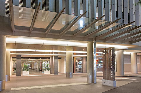 Melbourne Holiday Apartments Flinders Wharf - Accommodation Newcastle 0